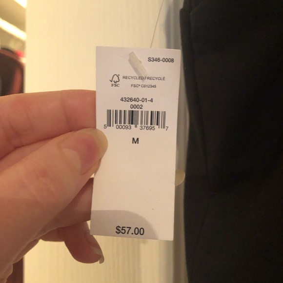 Banana Republic black fitted tank top - Picture 6 of 6